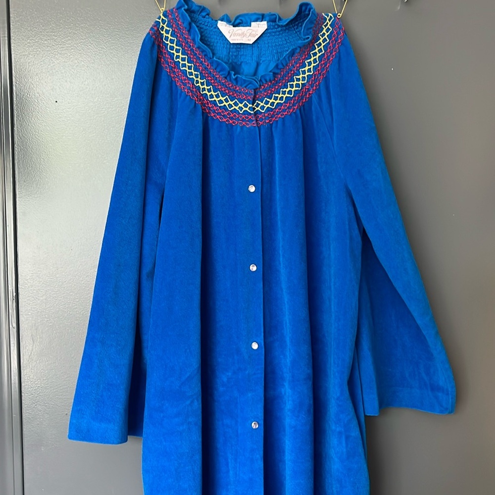 Vintage 70s Vanity Fair House Coat